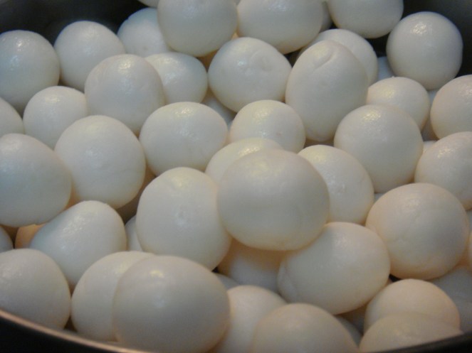Balls rolled ready for steaming. 