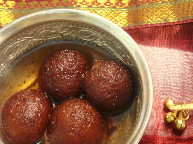 Navarathri Neivedhyam Day 5 - Sweet Gulab Jamuns.