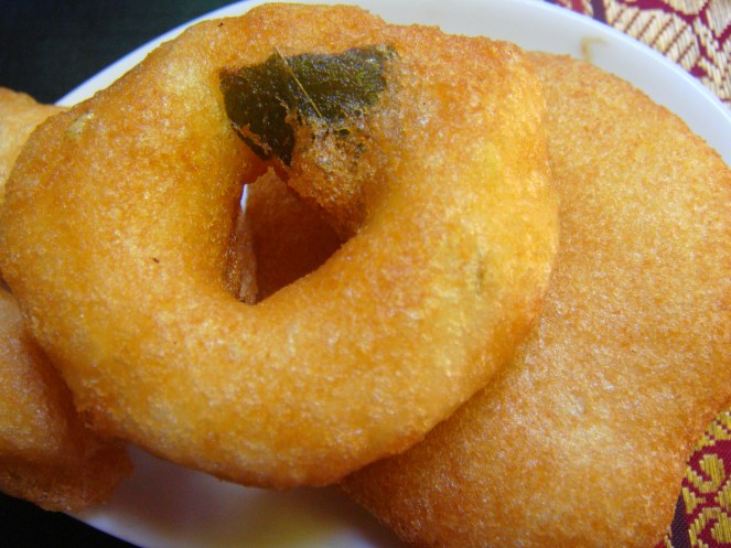 Ulundhu Vadai