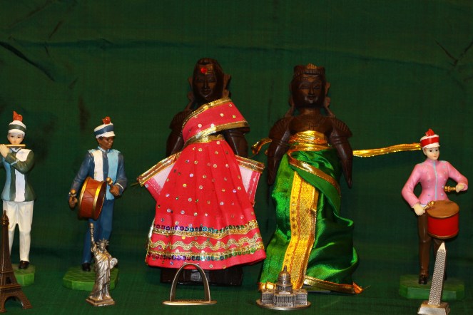 Marapachi Dolls - Traditionally attired in wedding finery!